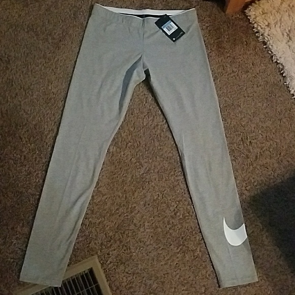 Nike Pants - Womens Nike leggings.
